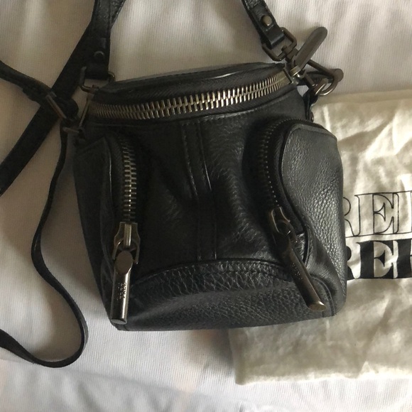Wilfred Handbags - Aritzia Wilfred Free crossbody bag